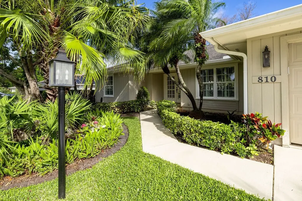 810 Fox Trail SW Vero Beach FL 32962