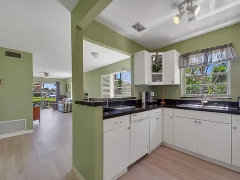 95 Spring Lake Drive SW Vero Beach FL 32962