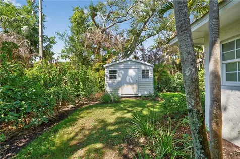 706 Hibiscus Lane Vero Beach FL 32963