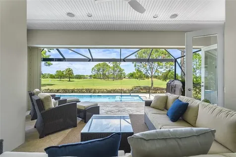 842 Carolina Circle SW Vero Beach FL 32962