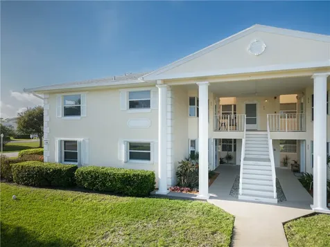 351 N Grove Isle Circle Vero Beach FL 32962