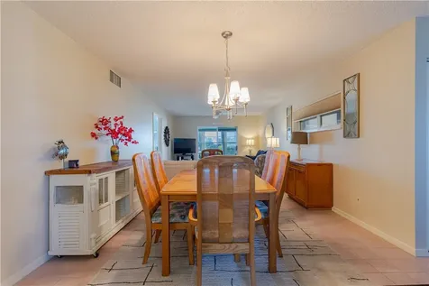 351 N Grove Isle Circle Vero Beach FL 32962