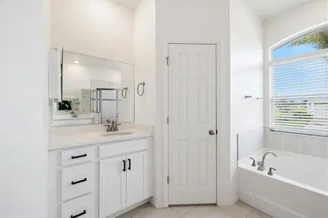 63 52nd Square Vero Beach FL 32968