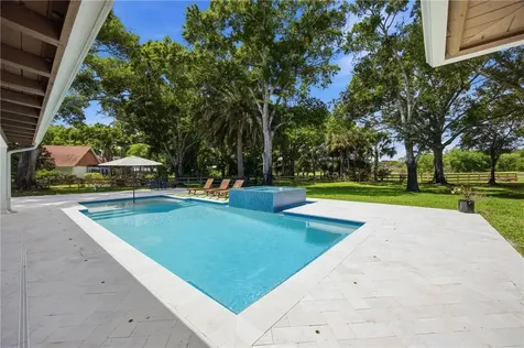 655 40th Avenue SW Vero Beach FL 32968