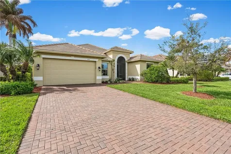 4245 Diamond Square Vero Beach FL 32967