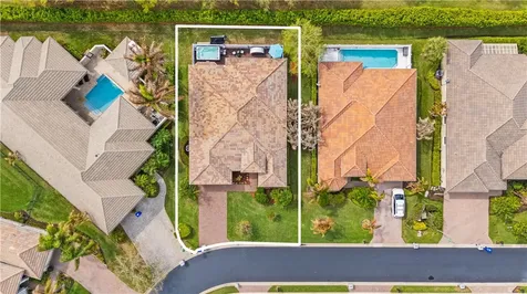 4245 Diamond Square Vero Beach FL 32967