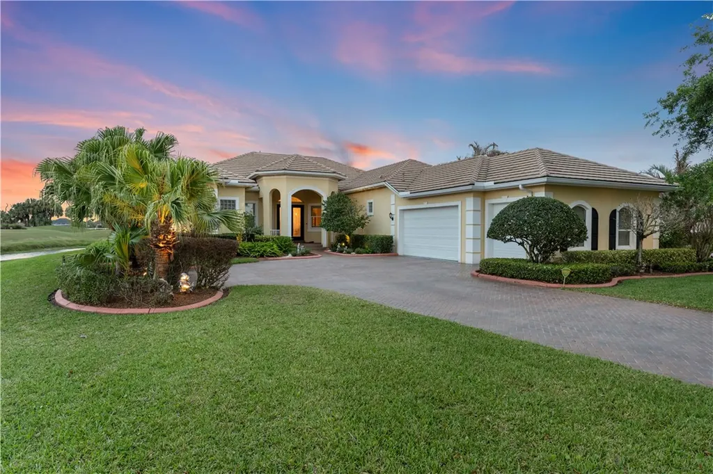 1360 S Village Square Vero Beach FL 32966