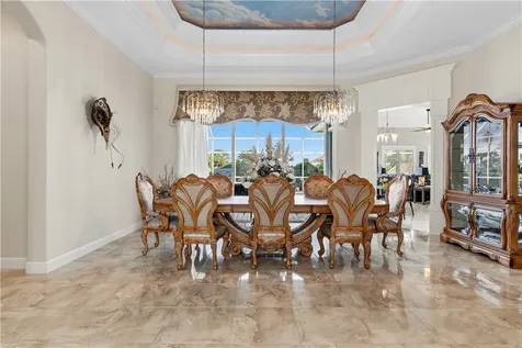 1360 S Village Square Vero Beach FL 32966