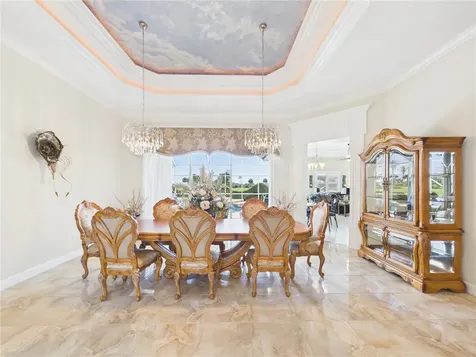 1360 S Village Square Vero Beach FL 32966