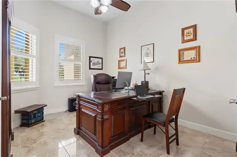 1360 S Village Square Vero Beach FL 32966
