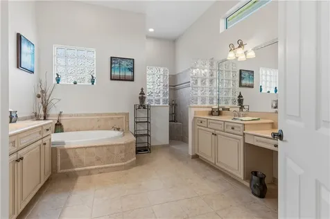 1360 S Village Square Vero Beach FL 32966