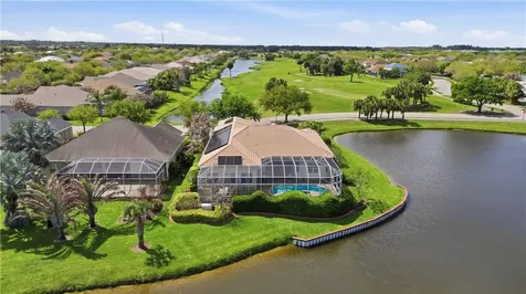 1360 S Village Square Vero Beach FL 32966