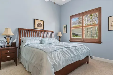 1360 S Village Square Vero Beach FL 32966