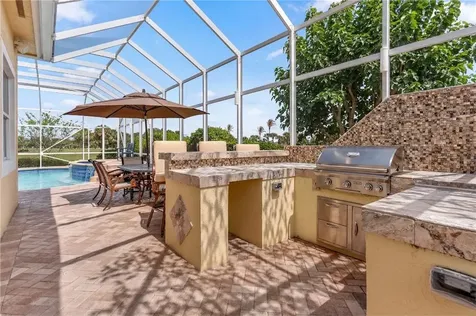 1360 S Village Square Vero Beach FL 32966