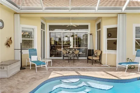 1360 S Village Square Vero Beach FL 32966
