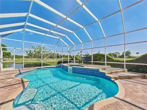 1360 S Village Square Vero Beach FL 32966