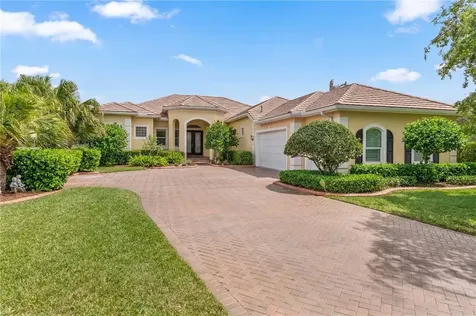 1360 S Village Square Vero Beach FL 32966