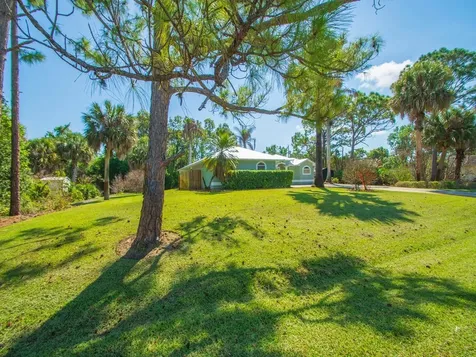 6740 51st Avenue Vero Beach FL 32967