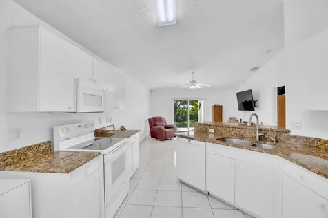 206 10th Court Vero Beach FL 32962