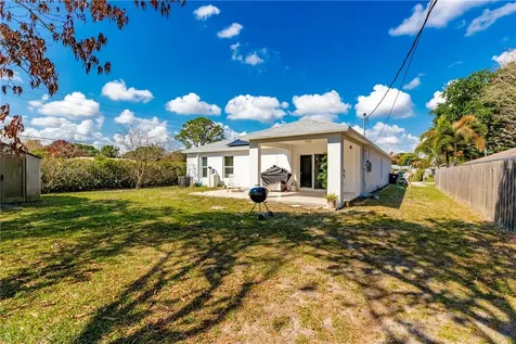 206 10th Court Vero Beach FL 32962