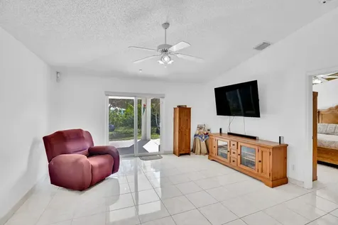 206 10th Court Vero Beach FL 32962
