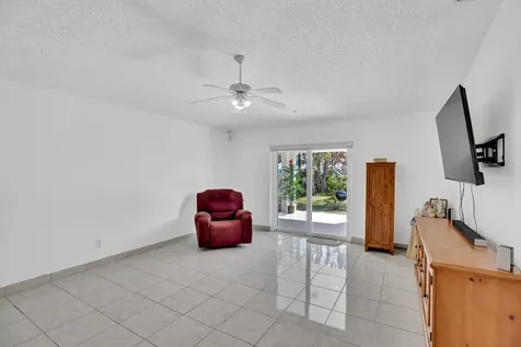 206 10th Court Vero Beach FL 32962