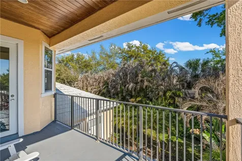 4207 Diamond Square Vero Beach FL 32967