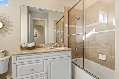 4207 Diamond Square Vero Beach FL 32967