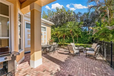 4207 Diamond Square Vero Beach FL 32967