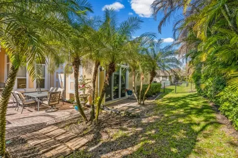 4207 Diamond Square Vero Beach FL 32967
