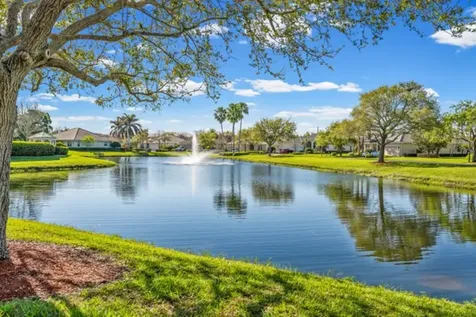 4207 Diamond Square Vero Beach FL 32967