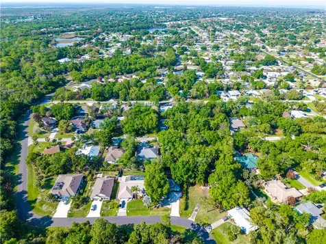 957 Franciscan Avenue Sebastian FL 32958