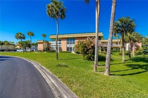 18 Vista Gardens Trail Vero Beach FL 32962