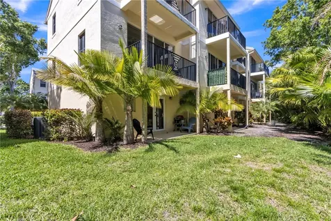 1630 42nd Square Vero Beach FL 32960