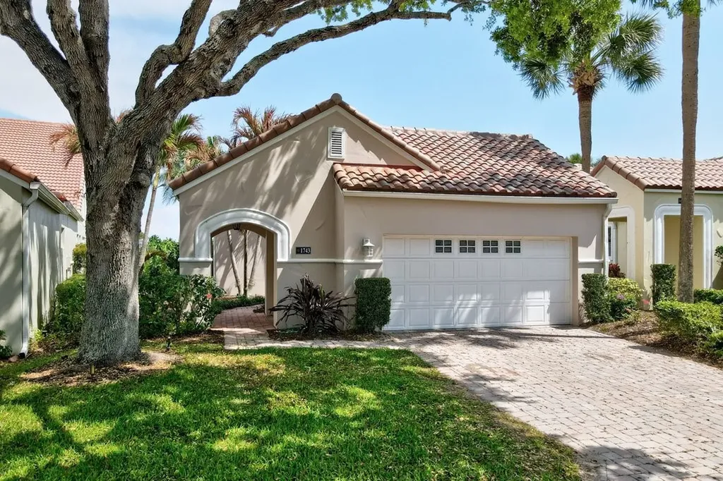 1743 Victoria Circle Vero Beach FL 32967