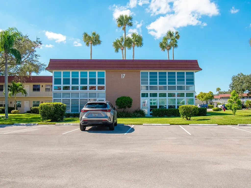 17 Vista Palm Lane Vero Beach FL 32962