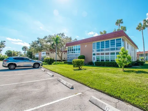 17 Vista Palm Lane Vero Beach FL 32962