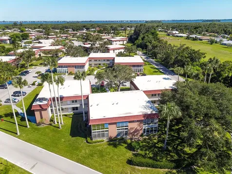 17 Vista Palm Lane Vero Beach FL 32962