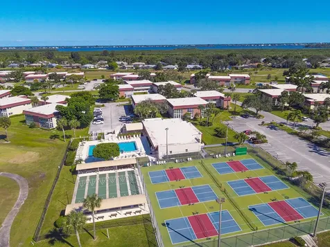 17 Vista Palm Lane Vero Beach FL 32962