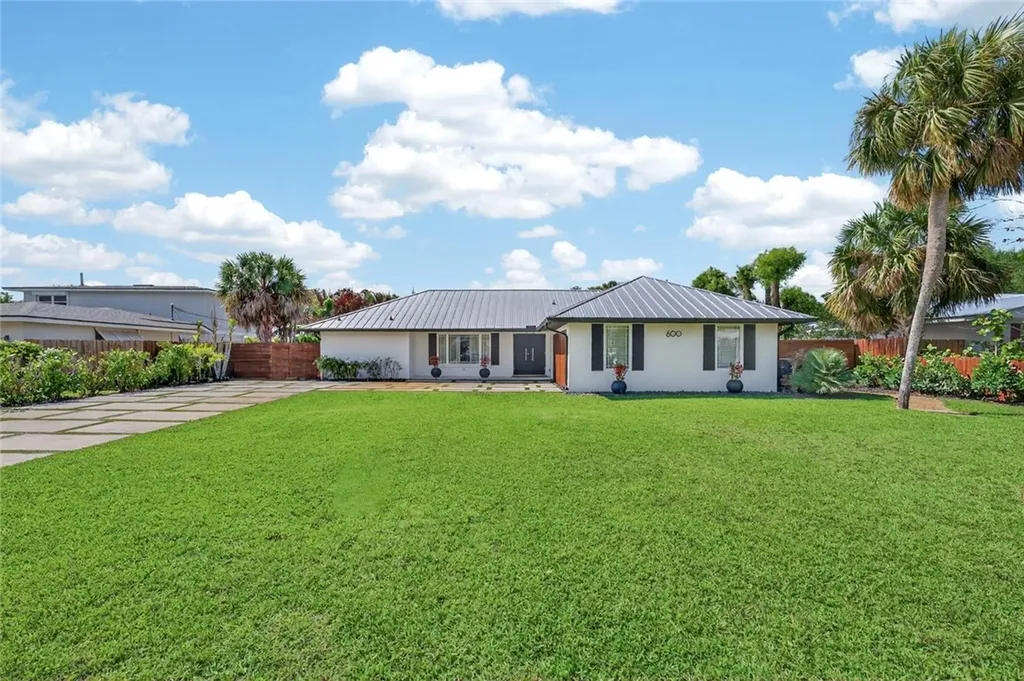 600 Honeysuckle Lane Vero Beach FL 32963