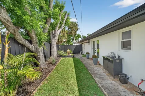 600 Honeysuckle Lane Vero Beach FL 32963