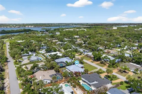 600 Honeysuckle Lane Vero Beach FL 32963