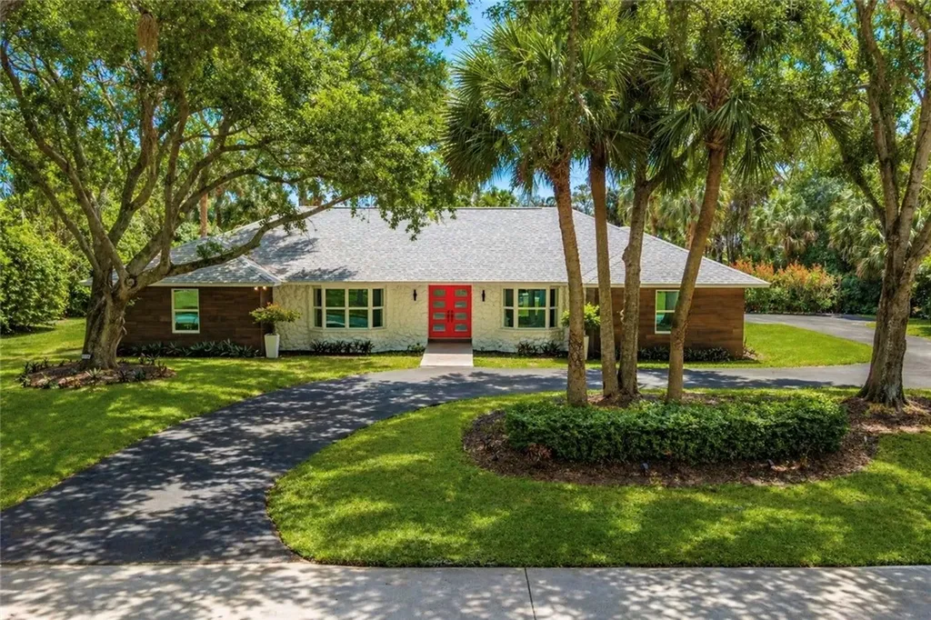 4384 SW 2nd Square SW Vero Beach FL 32968