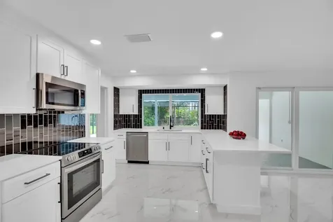 4384 SW 2nd Square SW Vero Beach FL 32968