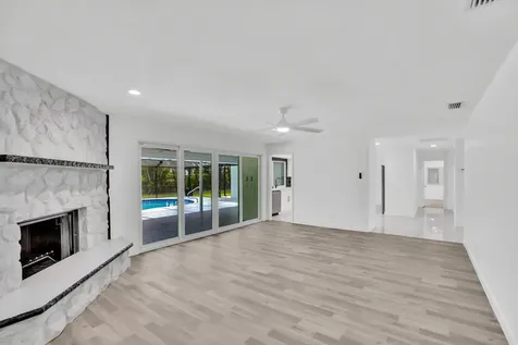 4384 SW 2nd Square SW Vero Beach FL 32968