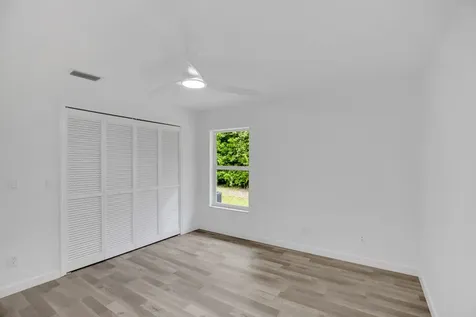 4384 SW 2nd Square SW Vero Beach FL 32968