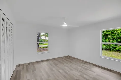 4384 SW 2nd Square SW Vero Beach FL 32968