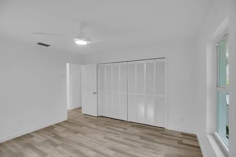 4384 SW 2nd Square SW Vero Beach FL 32968
