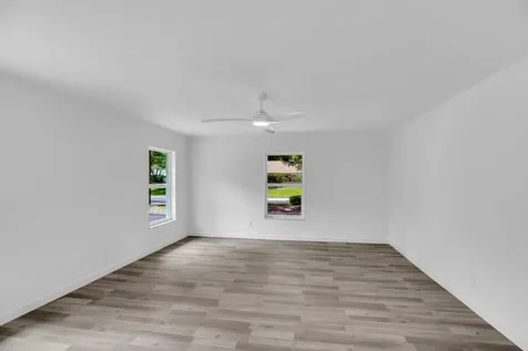 4384 SW 2nd Square SW Vero Beach FL 32968