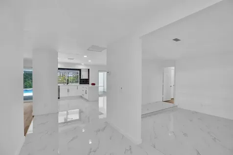 4384 SW 2nd Square SW Vero Beach FL 32968